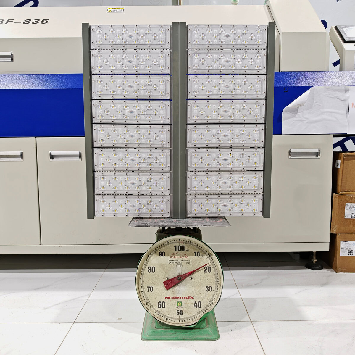 Đèn LED pha P01 (Khung xám) Module SMD 5050 Mẫu A - Công suất 800W - Ảnh 6