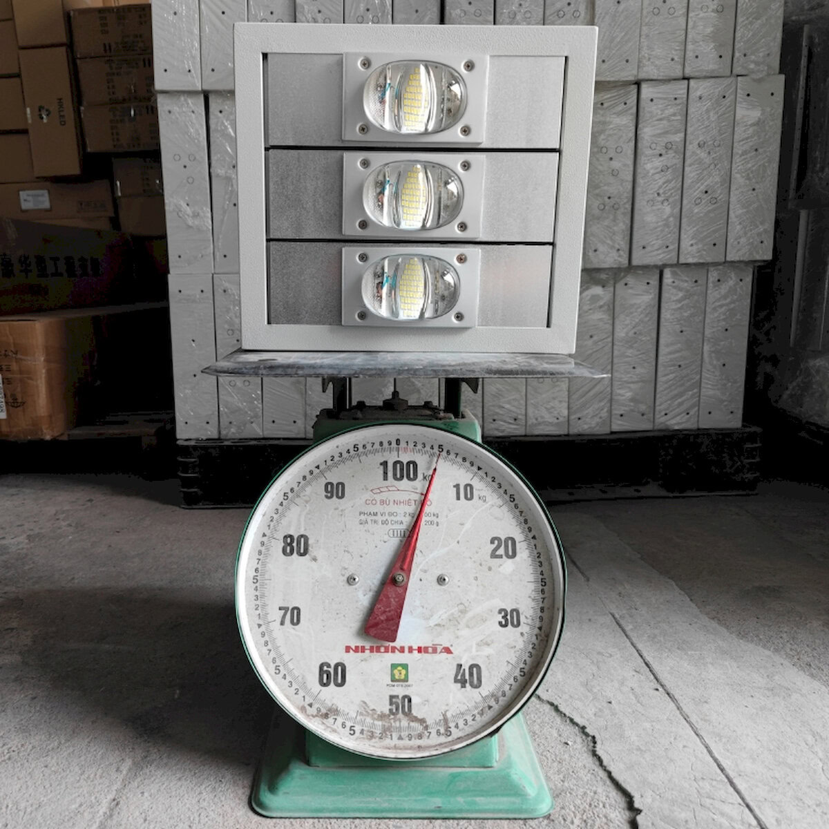 Đèn LED pha P02 (Khung hộp kín) Module COB 3030 - Công suất 150W - Ảnh 5