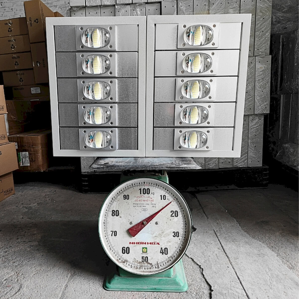 Đèn LED pha P02 (Khung hộp kín) Module COB 3030 - Công suất 500W - Ảnh 5