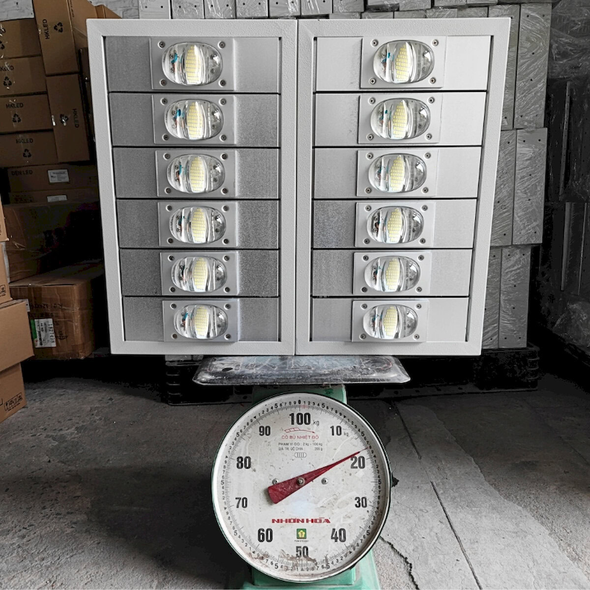 Đèn LED pha P02 (Khung hộp kín) Module COB 3030 - Công suất 600W - Ảnh 5